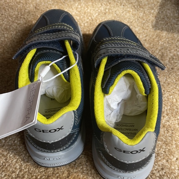 Geox new 10 1/2 - Picture 2 of 4